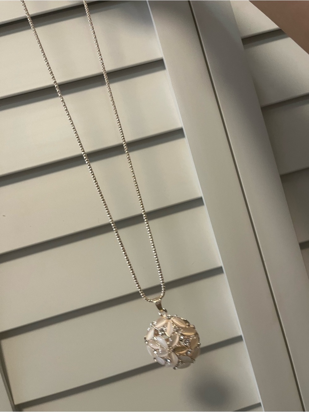 Silver Floral Pendant Necklace - White and Silver